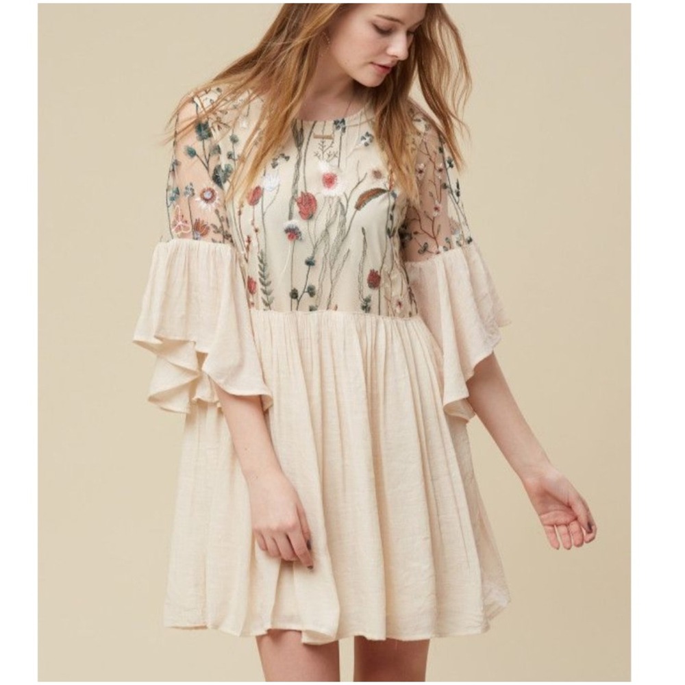 Altar'd State Cream Floral Embroidered Mesh Bell Sleeve Mini Dress Small C1054